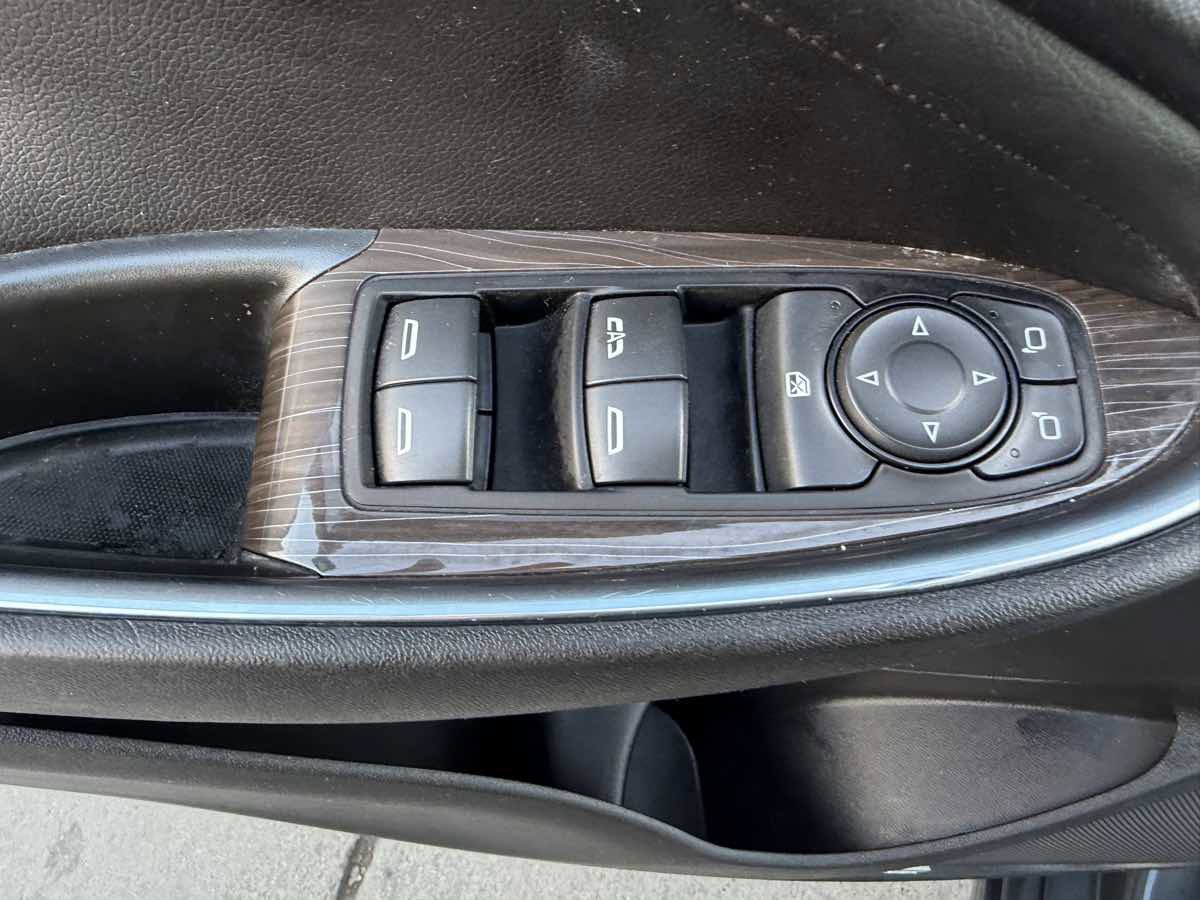 Used 2016 Chevrolet Malibu Premier image 11