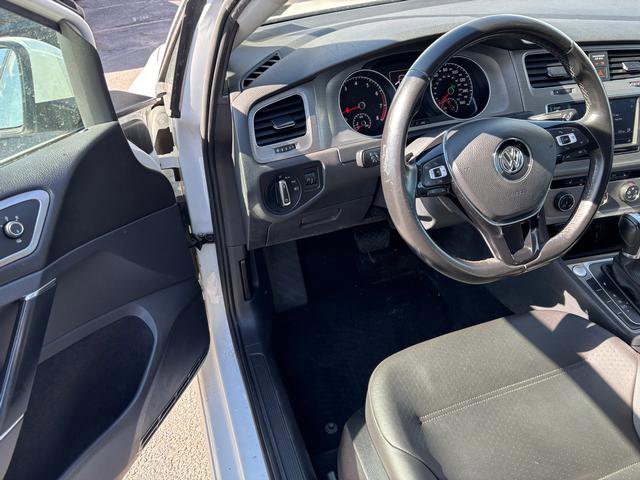 Used 2016 Volkswagen Golf 4dr Auto TSI image 9