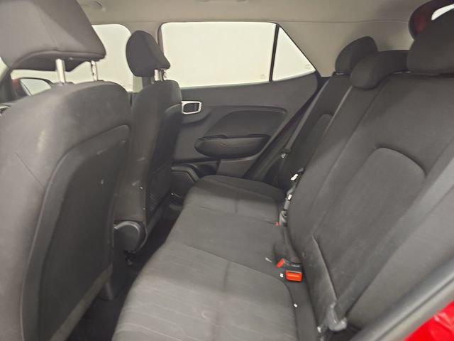 Used 2021 Hyundai Venue SE FWD image 16