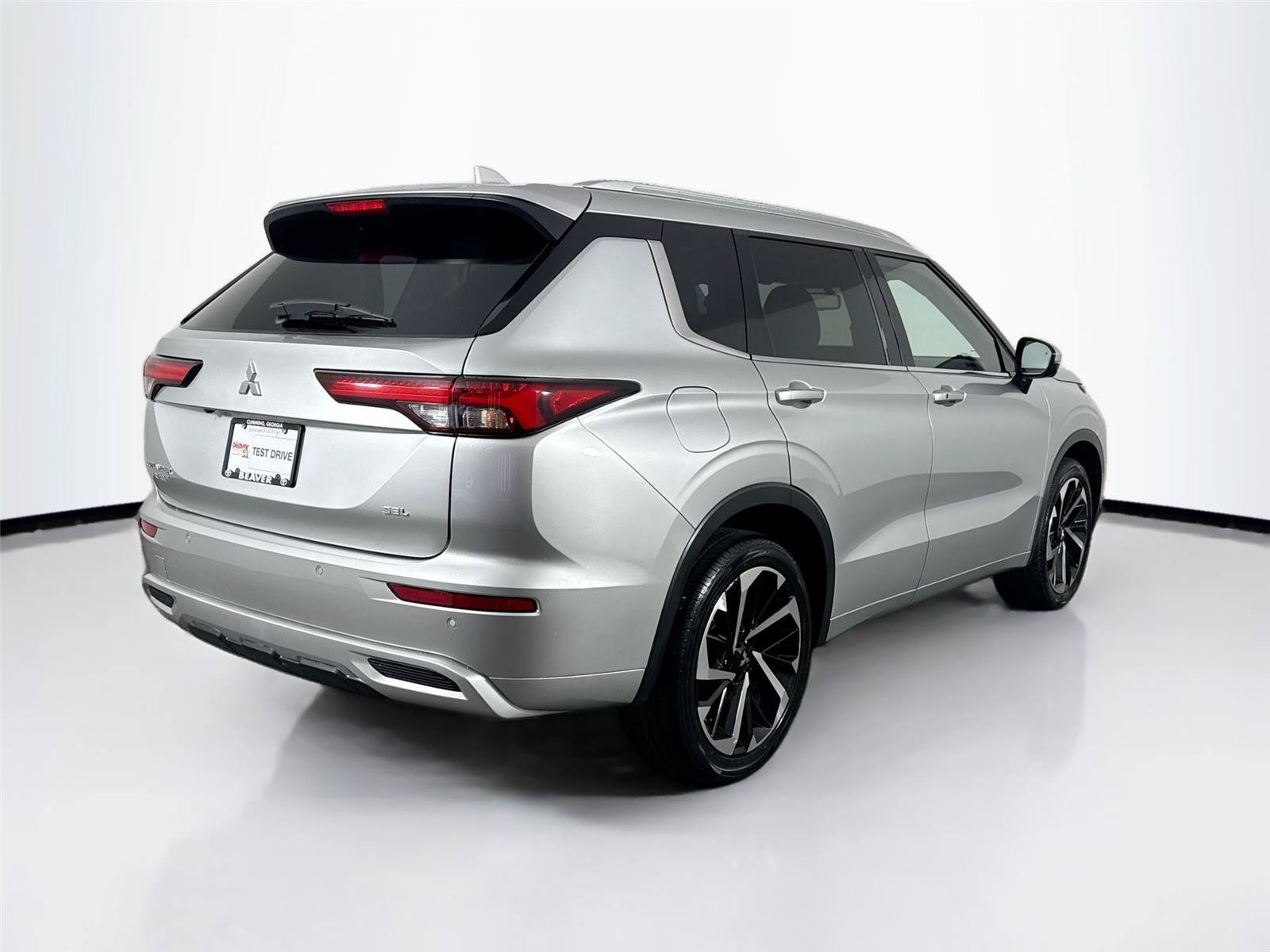 Used 2024 Mitsubishi Outlander SEL FWD image 2