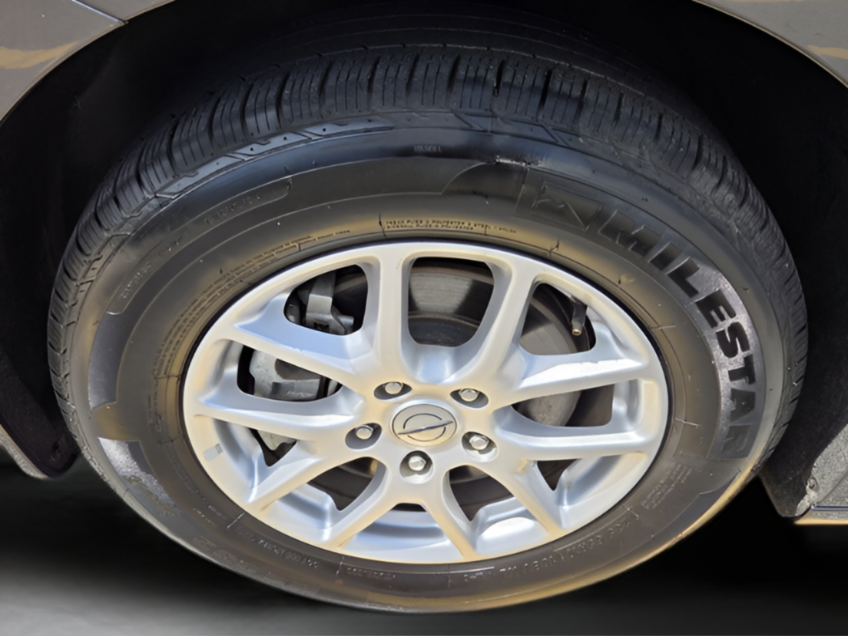 Used 2023 Chrysler Pacifica Touring-L FWD image 9
