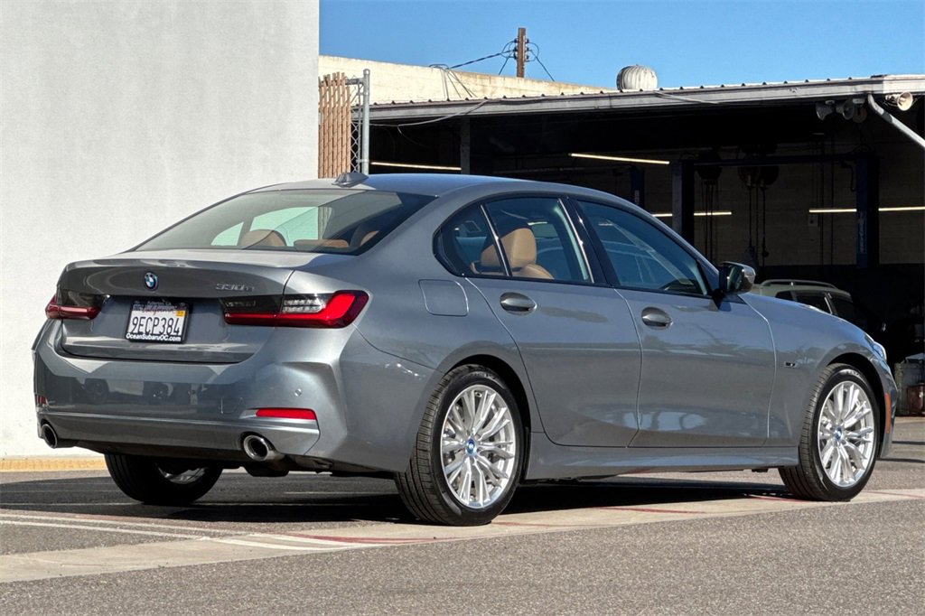 Used 2023 BMW 330e w/ Driving Assistance Package image 5