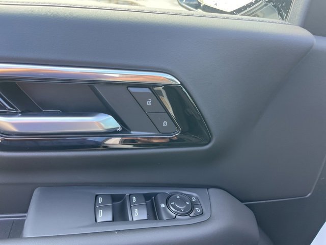 New 2026 Chevrolet Suburban LS image 14