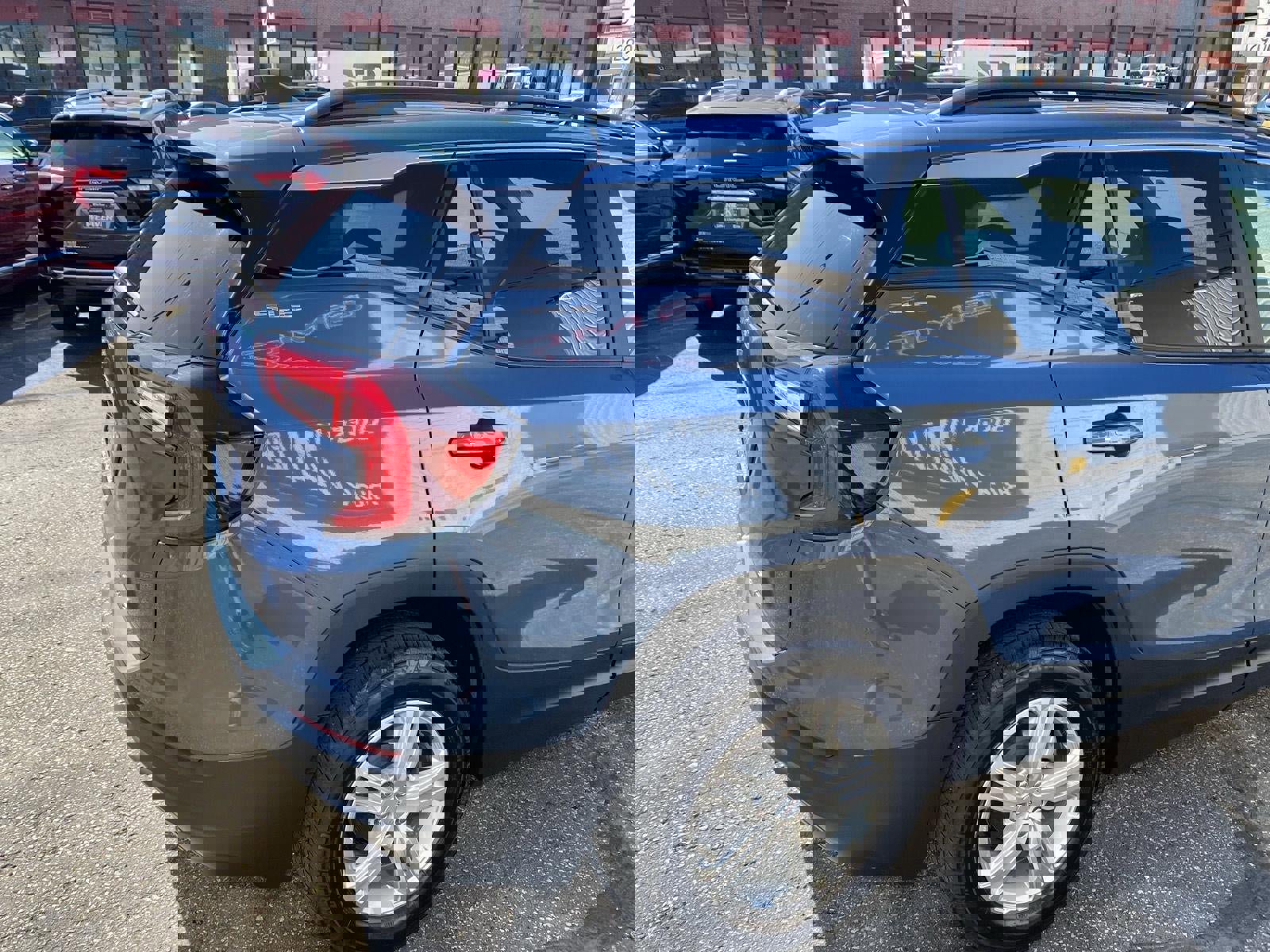 Used 2024 GMC Terrain SLE w/ Driver Convenience Package image 10