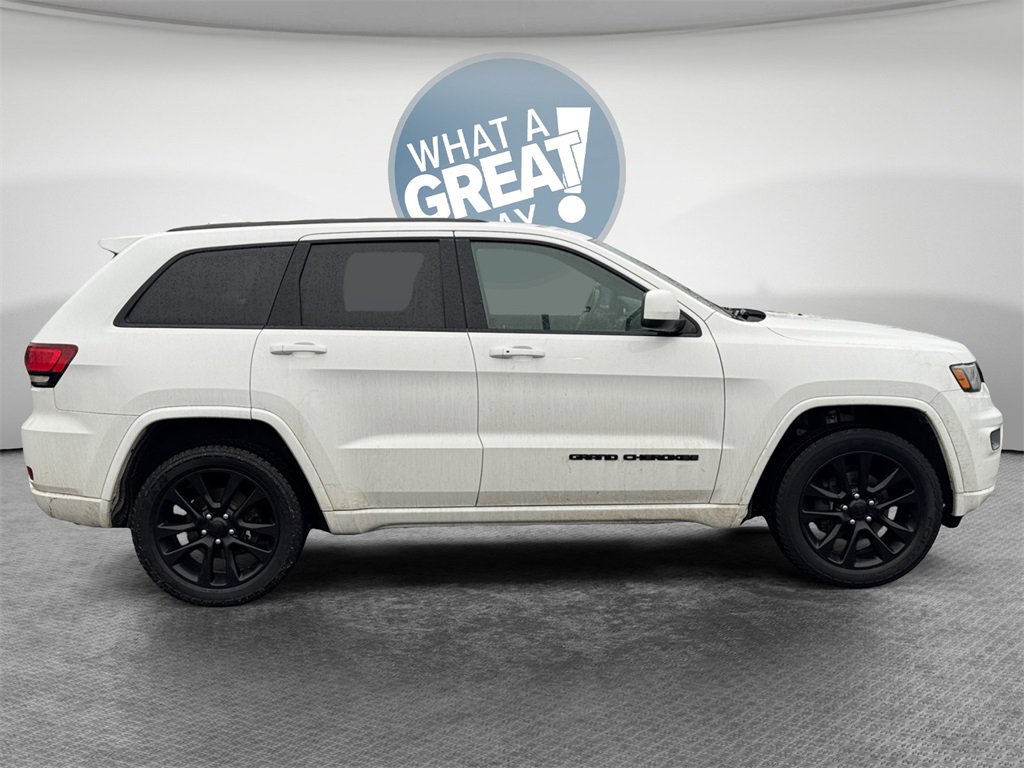 Used 2019 Jeep Grand Cherokee Altitude image 10