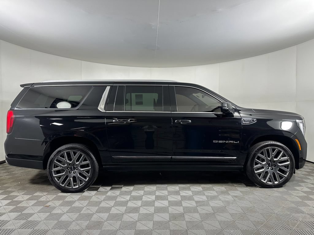 Used 2025 GMC Yukon XL Denali Ultimate AWD/4WD image 6