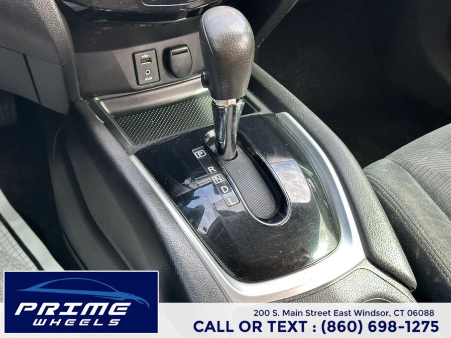 Used 2014 Nissan Rogue SV image 20