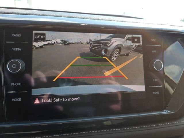 Used 2022 Volkswagen Taos SEL w/ Panoramic Sunroof Package image 16