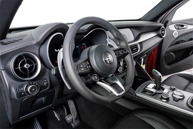New 2025 Alfa Romeo Stelvio Sprint image 5