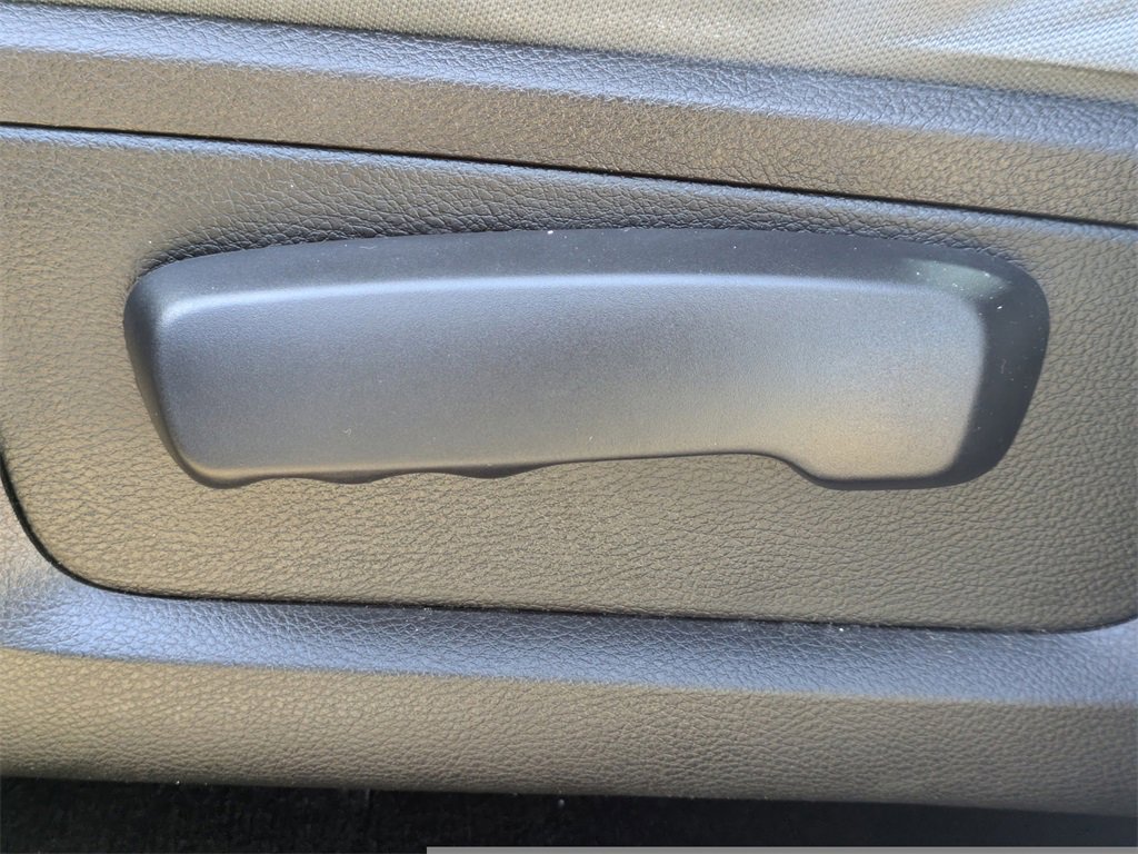 Used 2016 RAM 1500 ST w/ SXT Appearance Group image 20