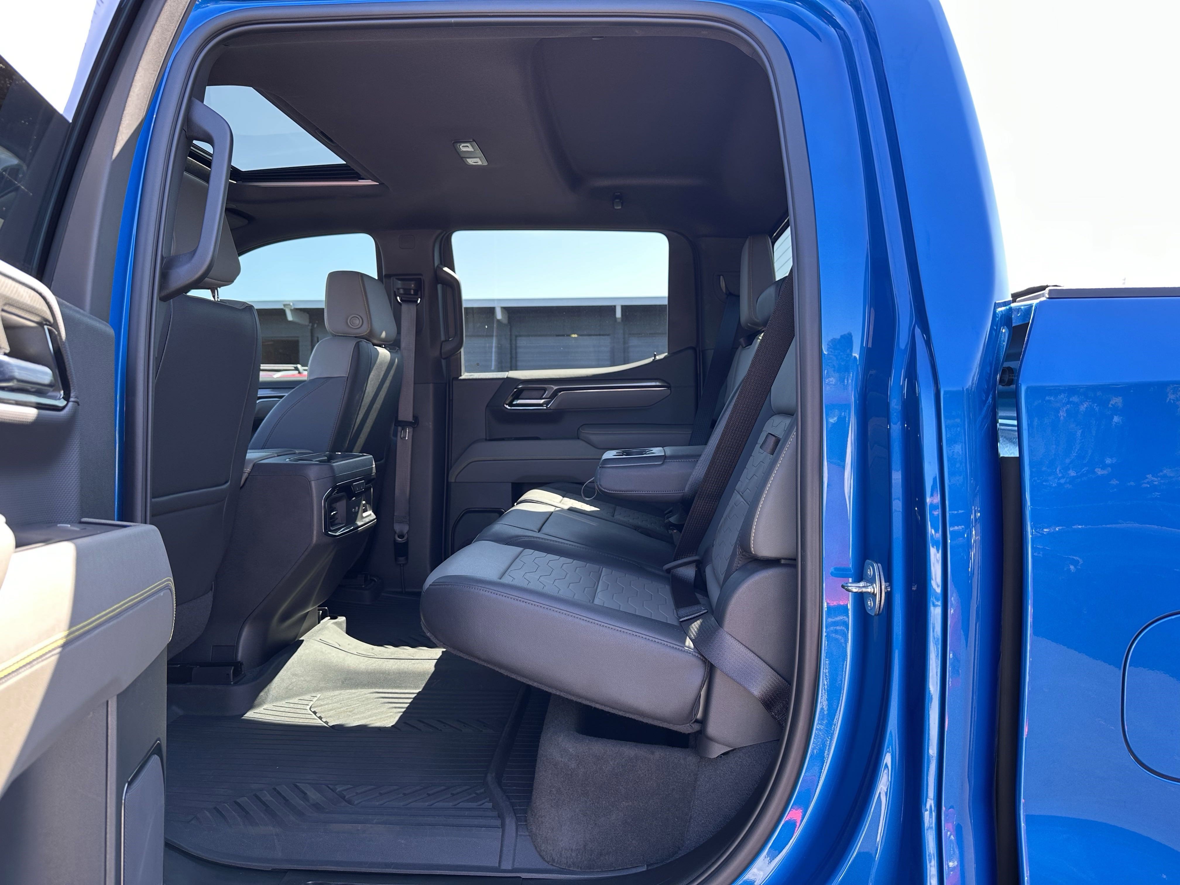 Used 2023 Chevrolet Silverado 1500 ZR2 image 18