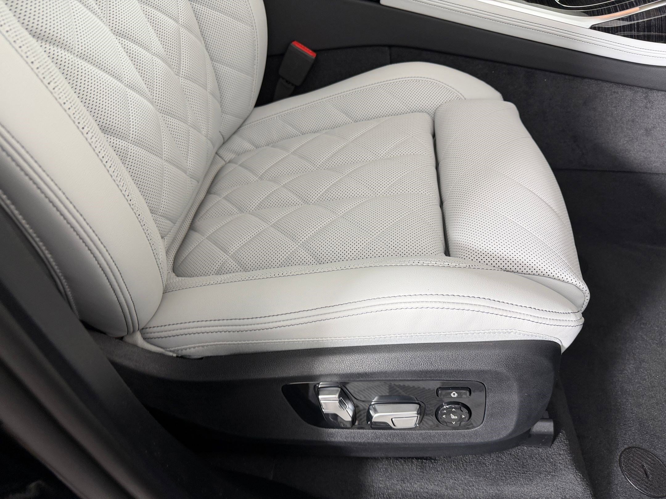 New 2027 BMW X7 xDrive40i AWD/4WD image 34