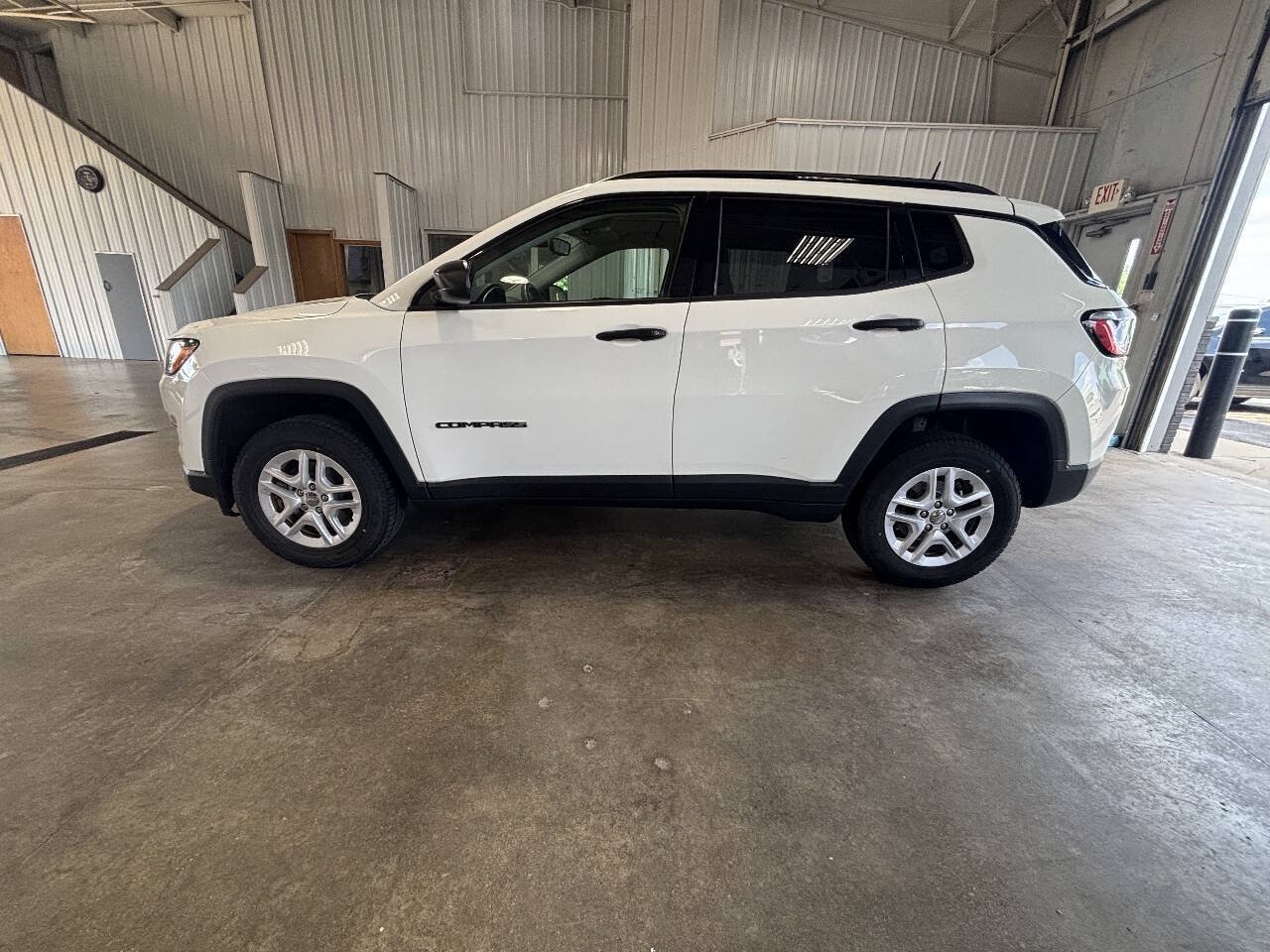 Used 2018 Jeep Compass Sport AWD/4WD image 1