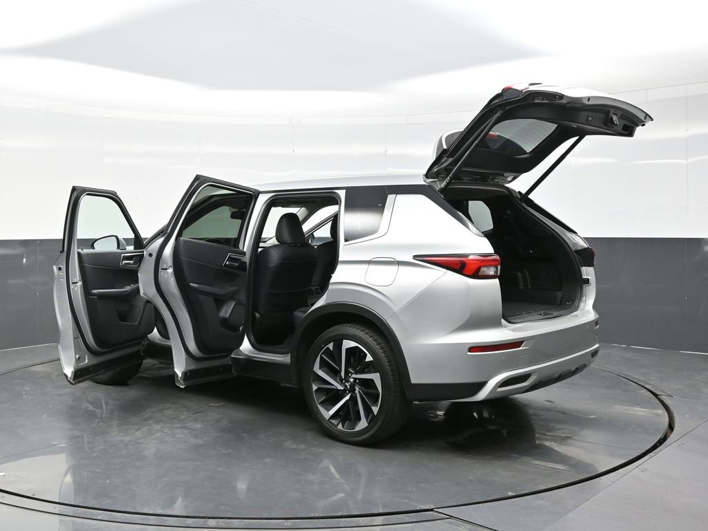 Used 2024 Mitsubishi Outlander SE image 53