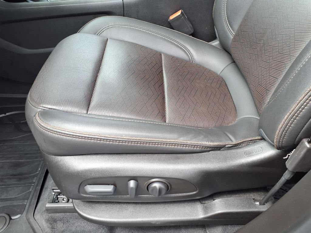 Used 2023 Chevrolet Traverse High Country w/ LPO, Floor Liner Package FWD image 24