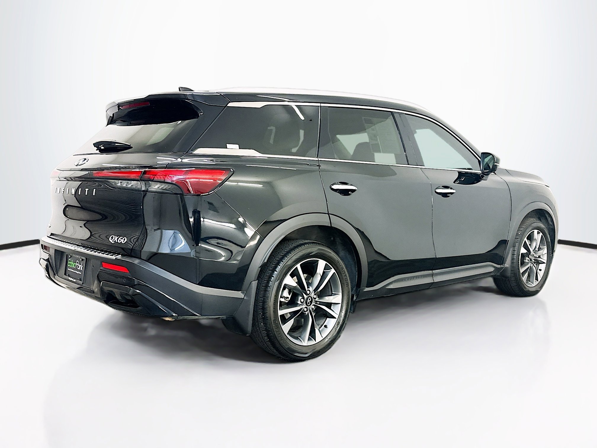 Used 2023 INFINITI QX60 Luxe w/ Performance Audio Package AWD/4WD image 9