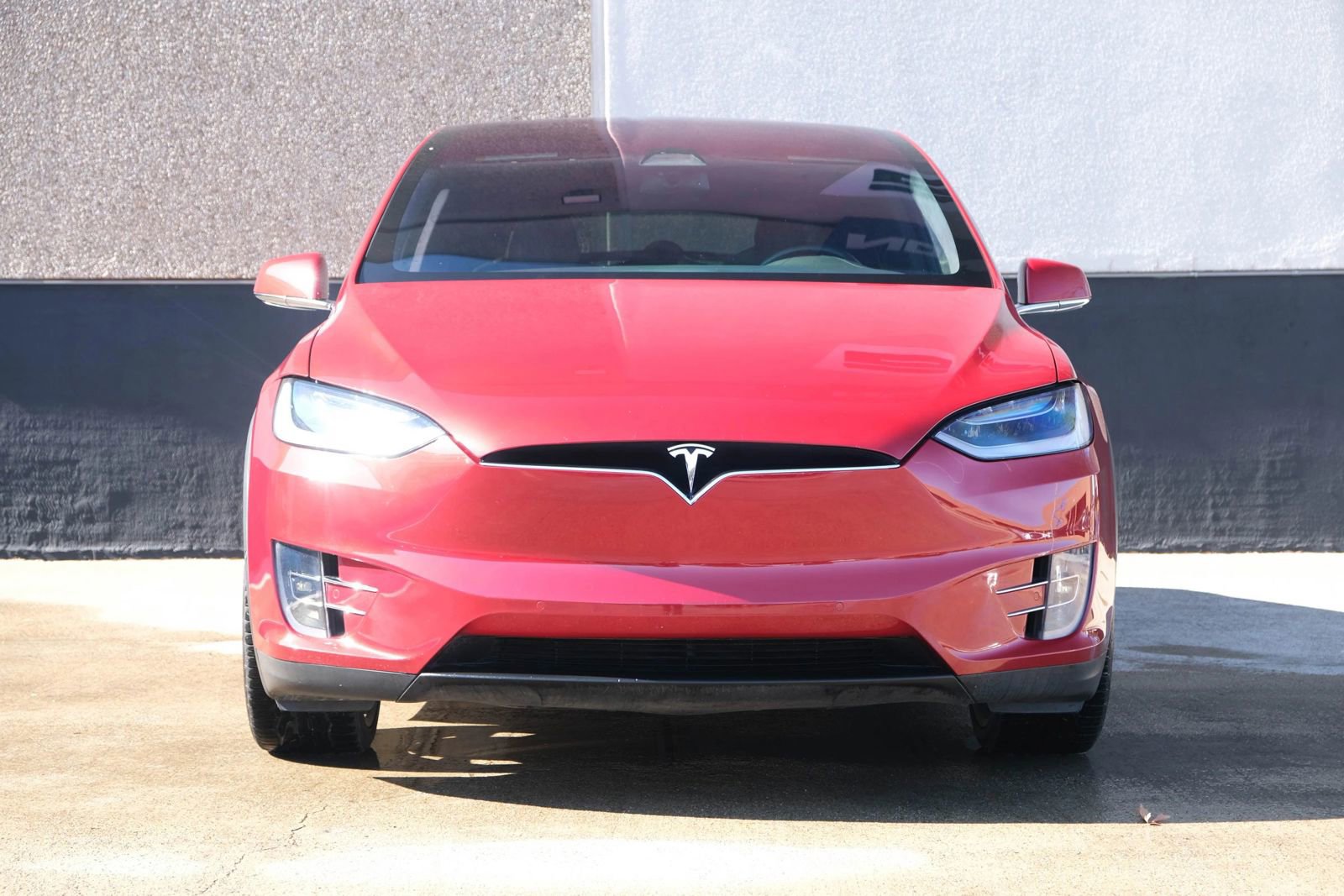Used 2018 Tesla Model X 75D image 2