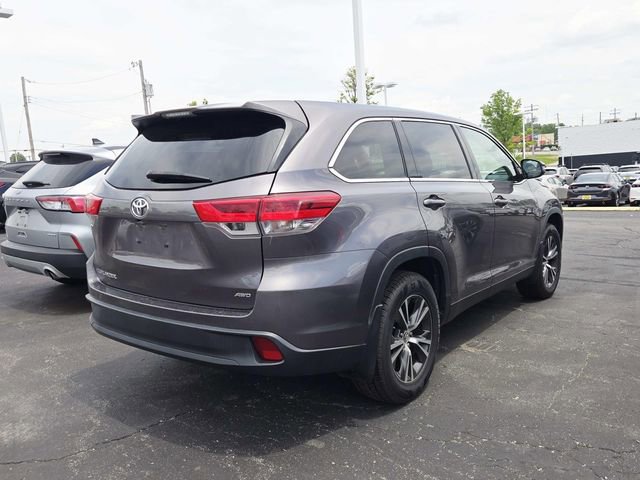 Used 2019 Toyota Highlander LE AWD/4WD image 2