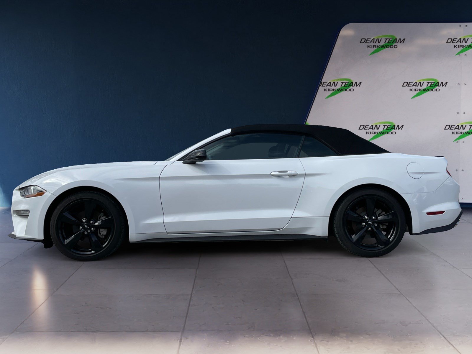 Used 2022 Ford Mustang Convertible w/ Equipment Group 101A RWD image 5