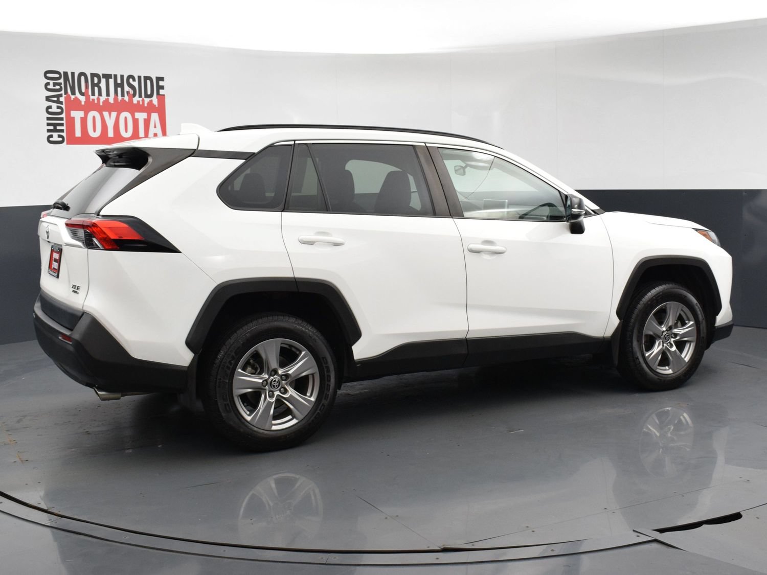 Used 2023 Toyota RAV4 XLE AWD/4WD image 4