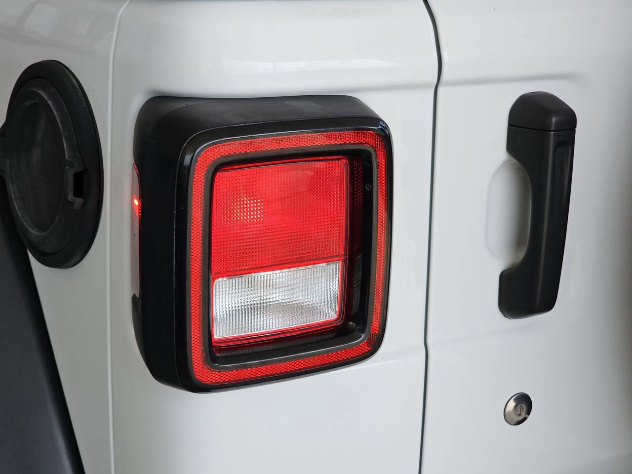 Used 2019 Jeep Wrangler Unlimited Sport S image 38