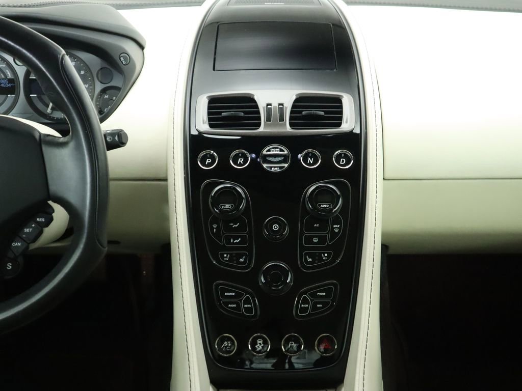 Used 2015 Aston Martin Vanquish Coupe image 14