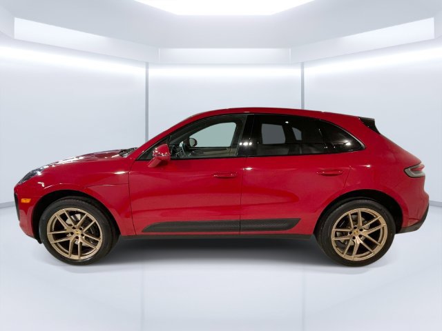 Certified 2022 Porsche Macan AWD/4WD image 2