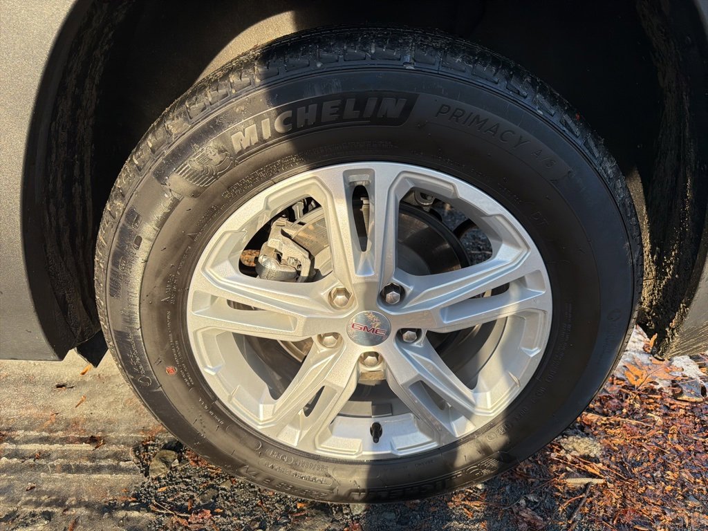 Used 2023 GMC Terrain SLE w/ Driver Convenience Package image 6