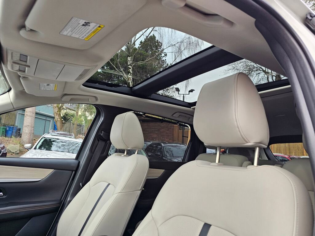 Certified 2024 MAZDA CX-90 Plug-In Hybrid w/ Premium Pkg image 26