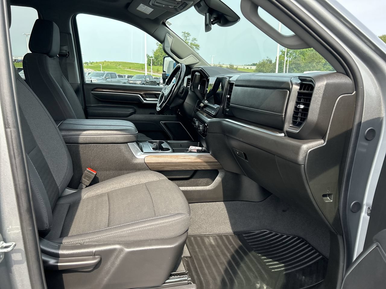 Used 2025 Chevrolet Silverado 2500 LT w/ All Star Edition AWD/4WD image 15