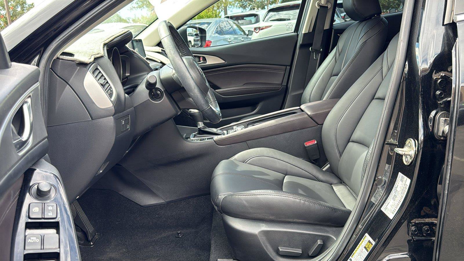 Used 2018 MAZDA MAZDA3 Touring FWD image 22