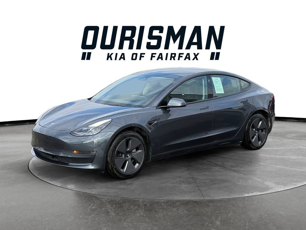 Used 2023 Tesla Model 3 Standard Range image 2