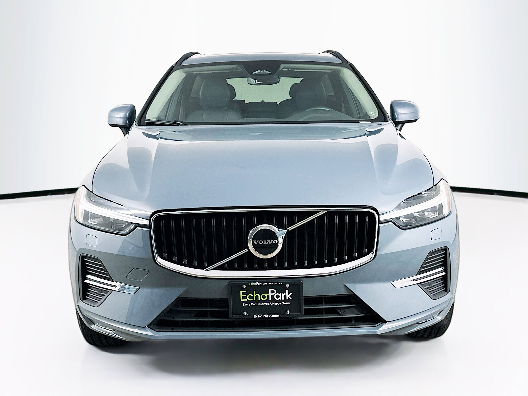 Used 2023 Volvo XC60 B5 Core AWD/4WD image 2
