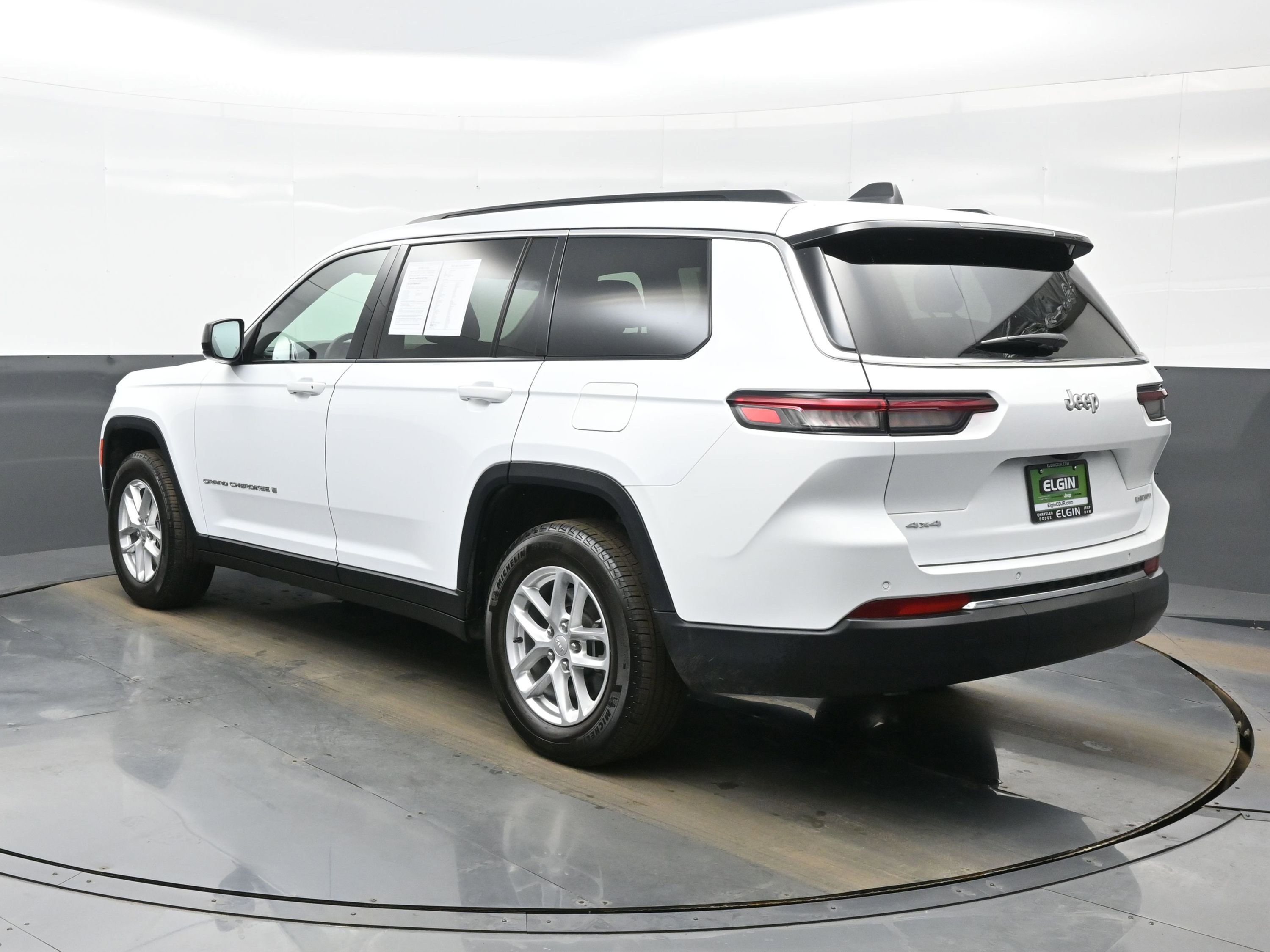 Used 2025 Jeep Grand Cherokee L Laredo w/ Trailer Tow Package image 4