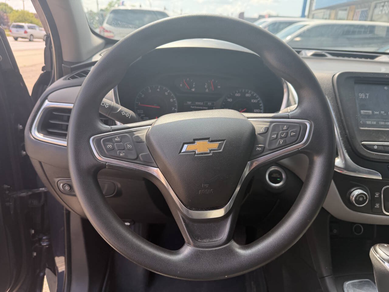 Used 2018 Chevrolet Equinox LS FWD image 28