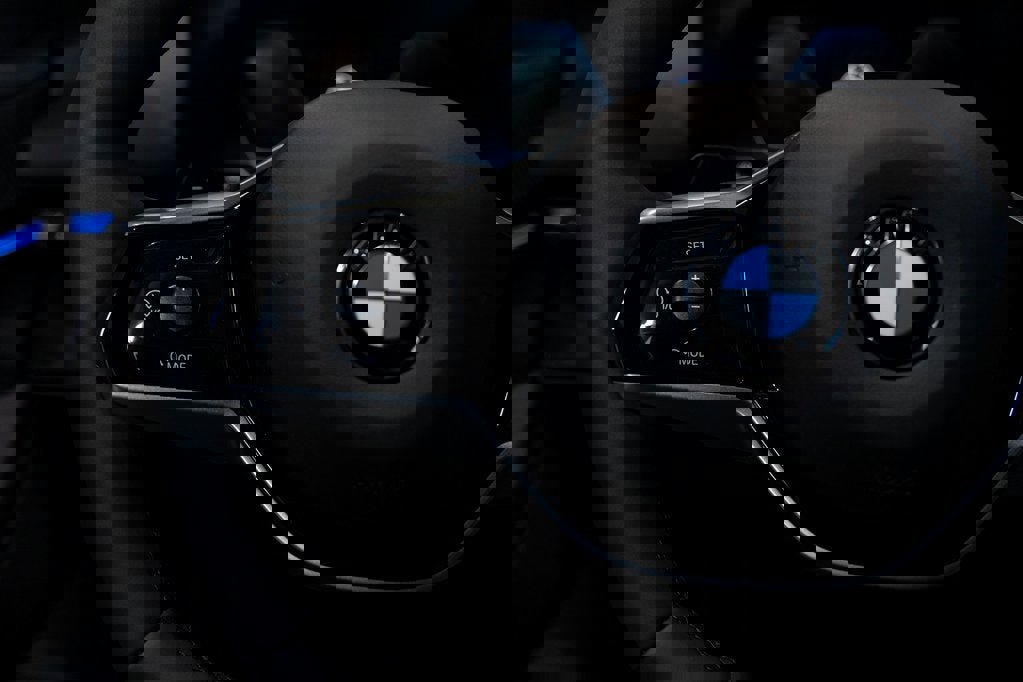 Used 2025 BMW 530i xDrive image 25