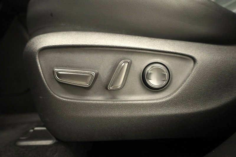 Used 2023 Toyota Highlander XLE image 11