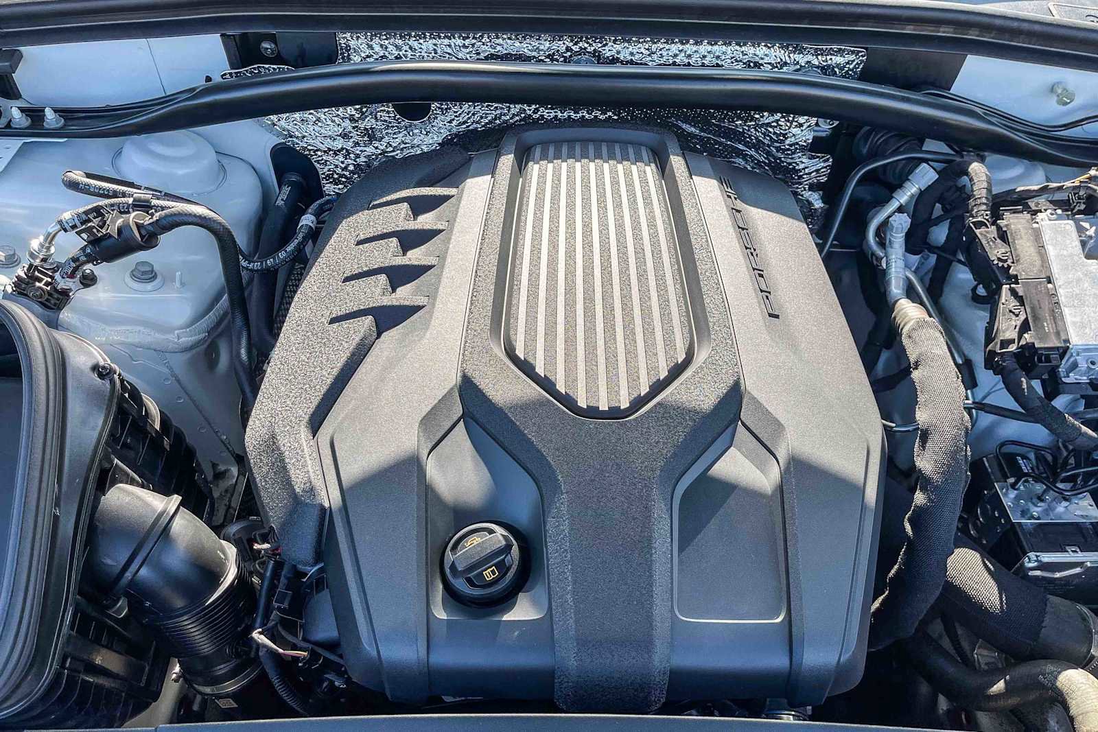 Used 2024 Porsche Macan image 25