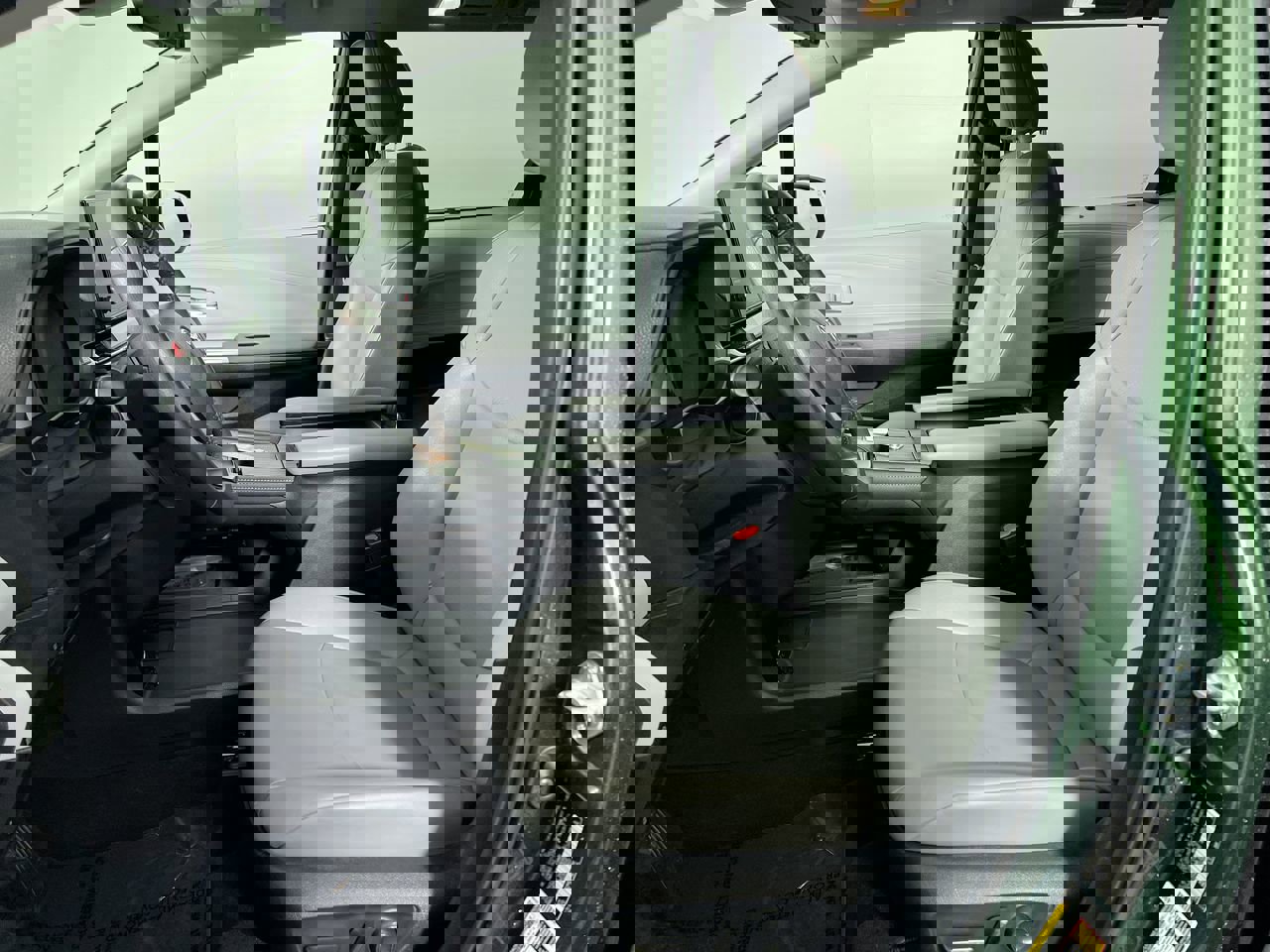 Used 2025 Toyota Sienna XLE image 12