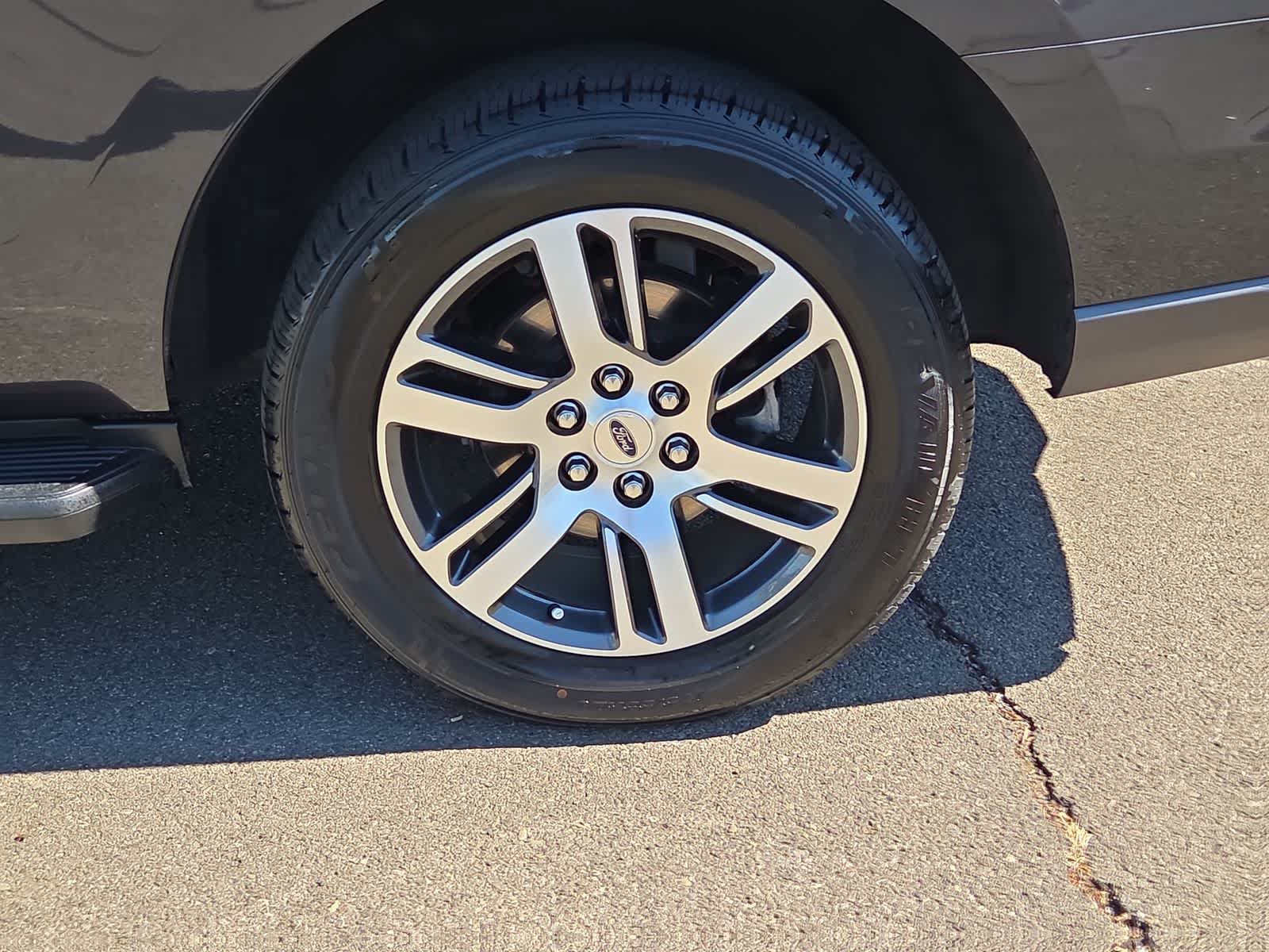 Used 2024 Ford Expedition Limited AWD/4WD image 16