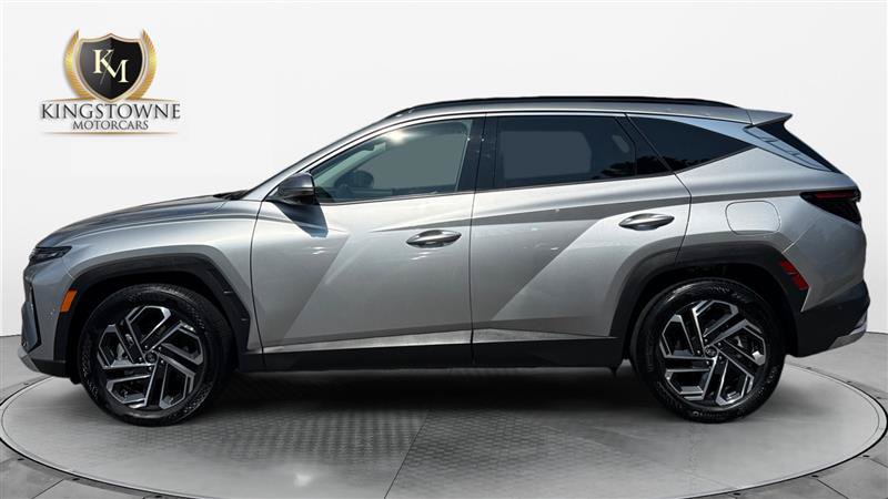 Used 2025 Hyundai Tucson Limited FWD image 2