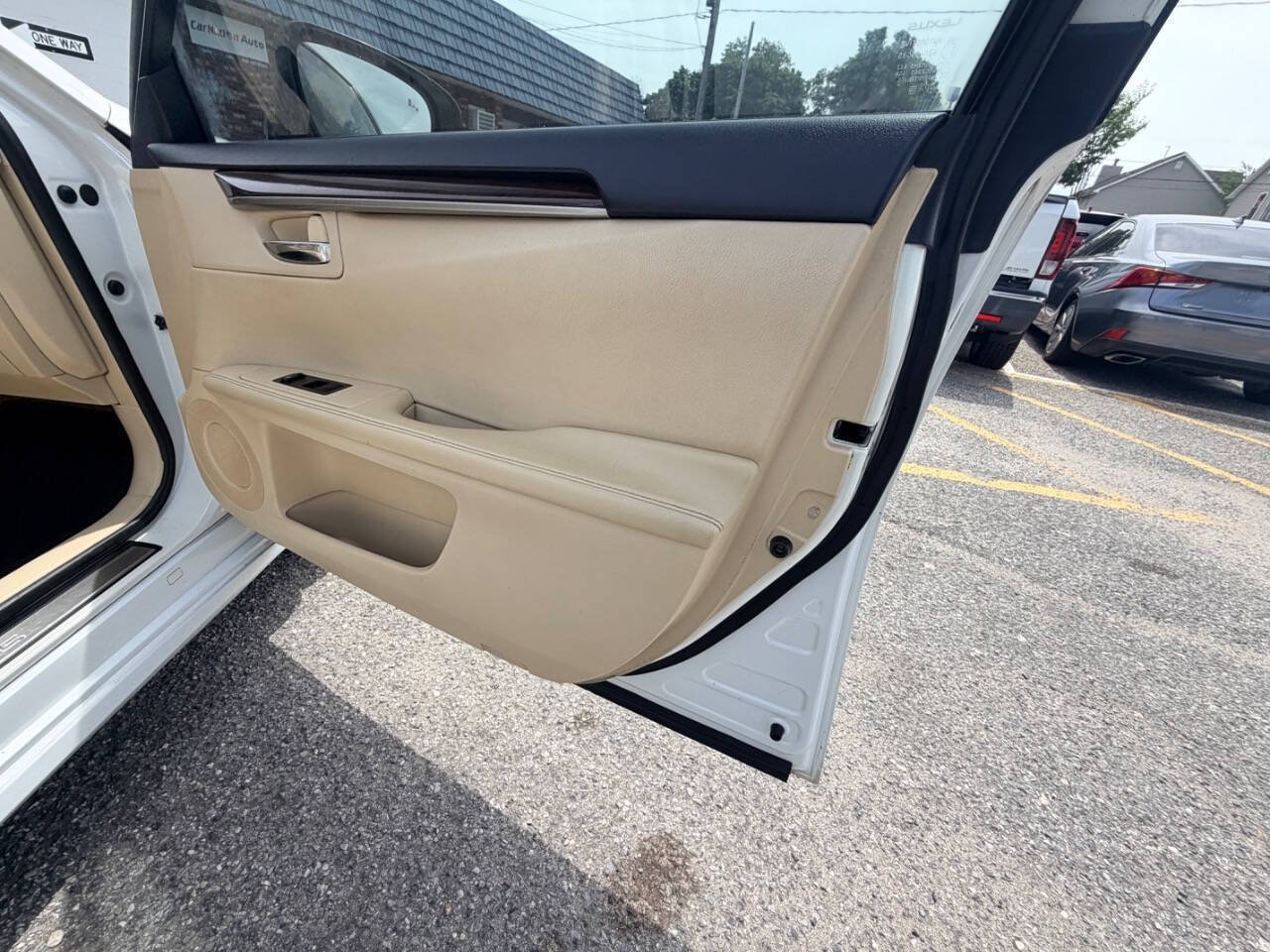Used 2014 Lexus ES 350 w/ Luxury Package FWD image 58