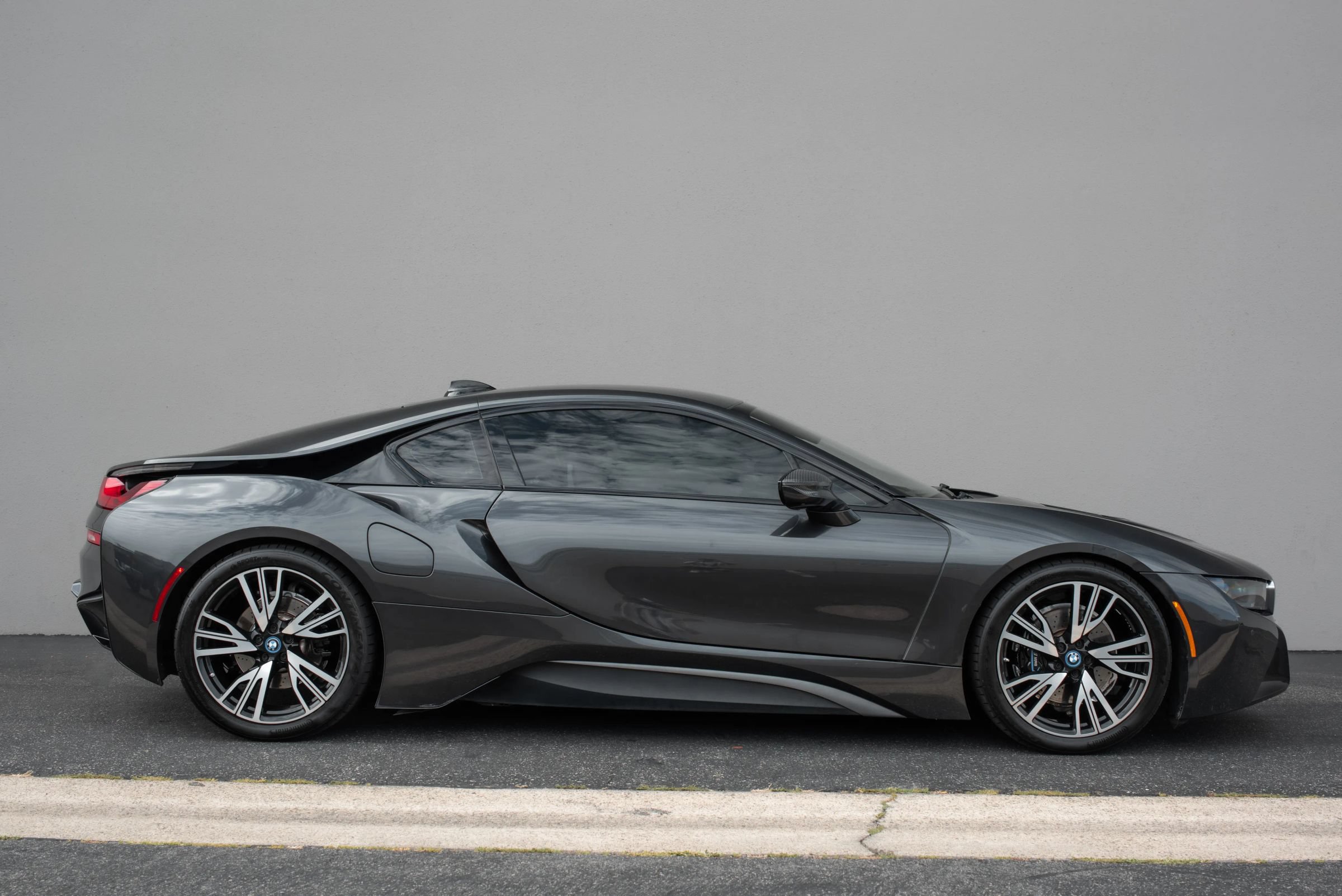 Used 2015 BMW i8 AWD/4WD image 9