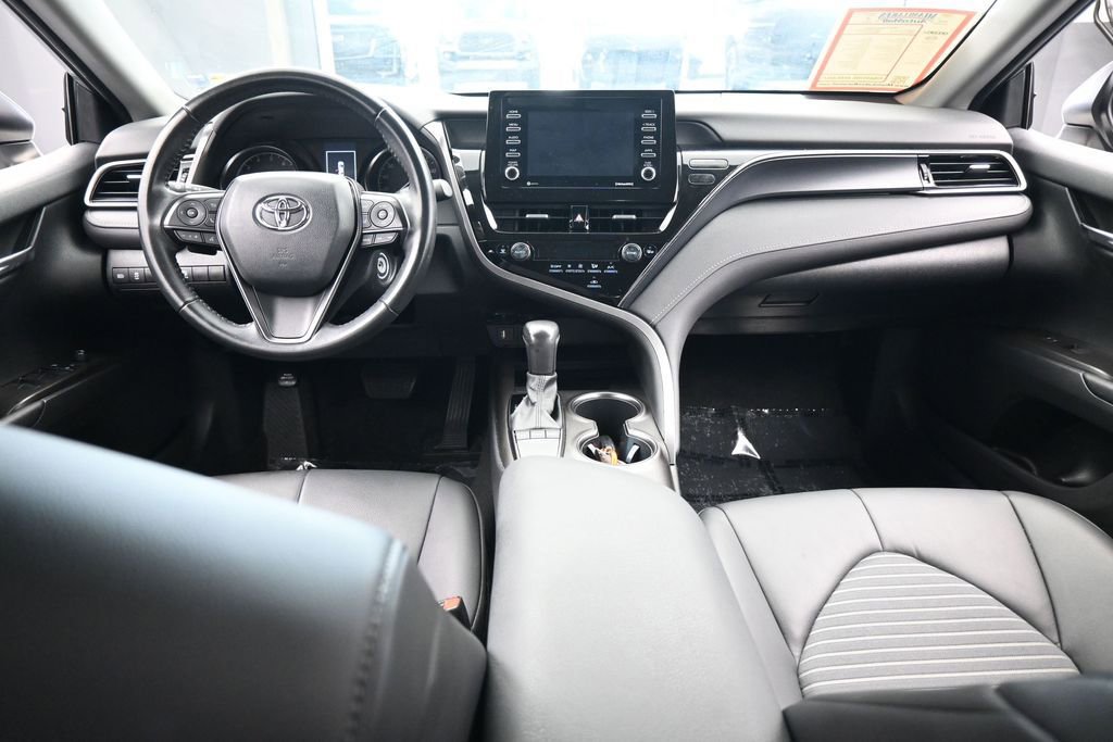 Used 2022 Toyota Camry SE FWD image 36