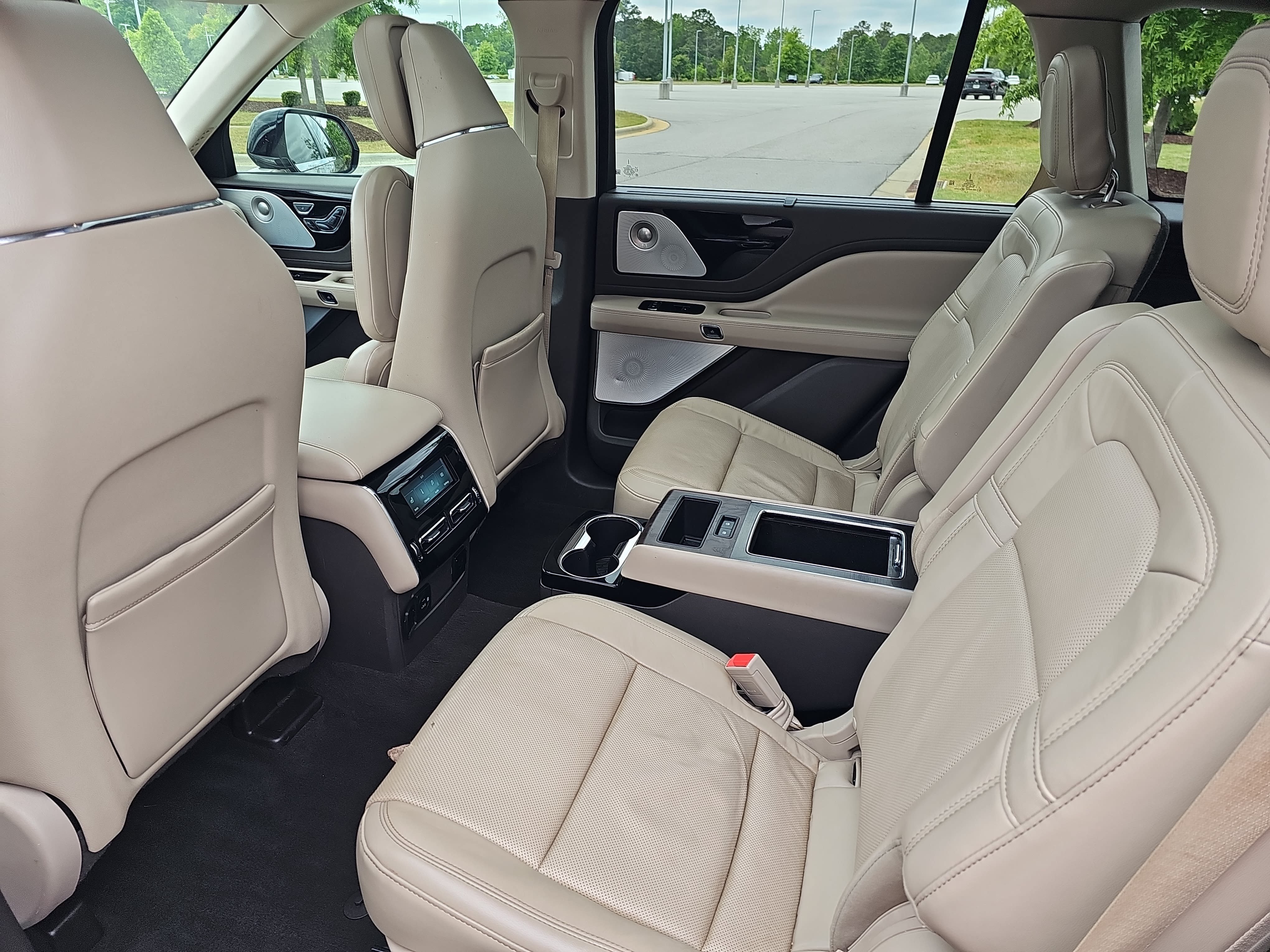 Used 2020 Lincoln Aviator Reserve w/ Equipment Group 201A AWD/4WD image 15