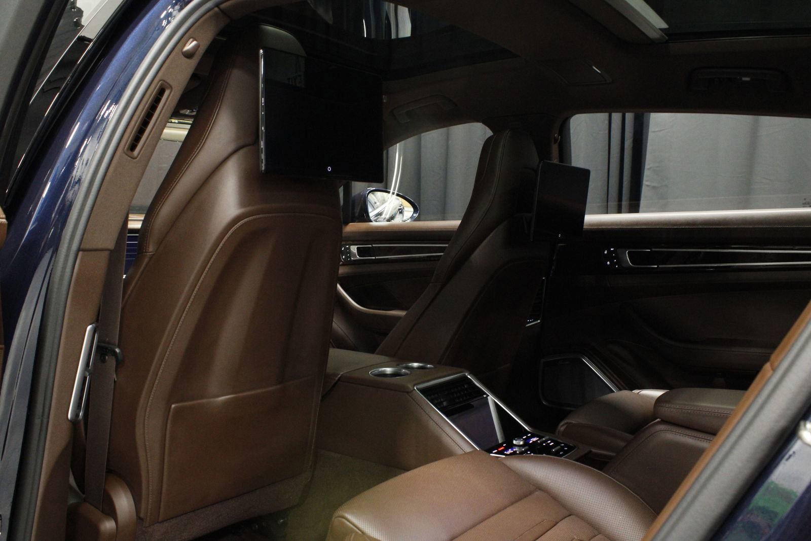 Certified 2023 Porsche Panamera 4 Executive w/ Premium Package AWD/4WD image 17