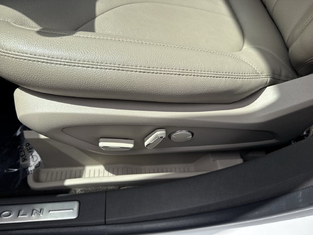Used 2022 Lincoln Nautilus FWD image 41
