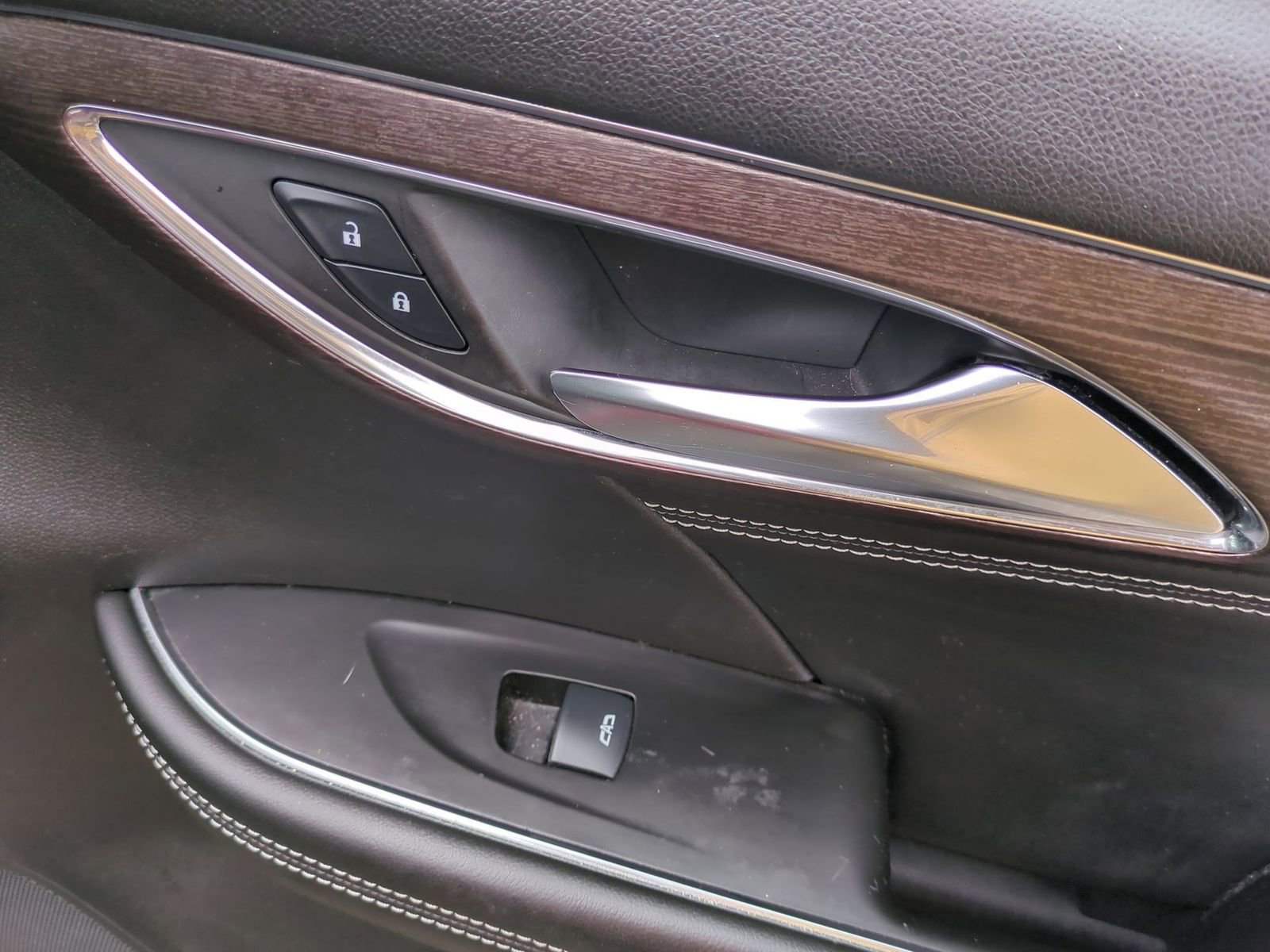 Certified 2023 Buick Envision Avenir image 30