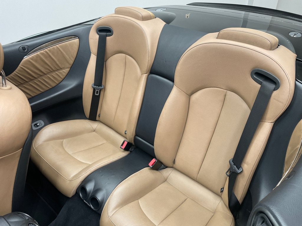 Used 2009 Mercedes-Benz CLK 550 Cabriolet image 35