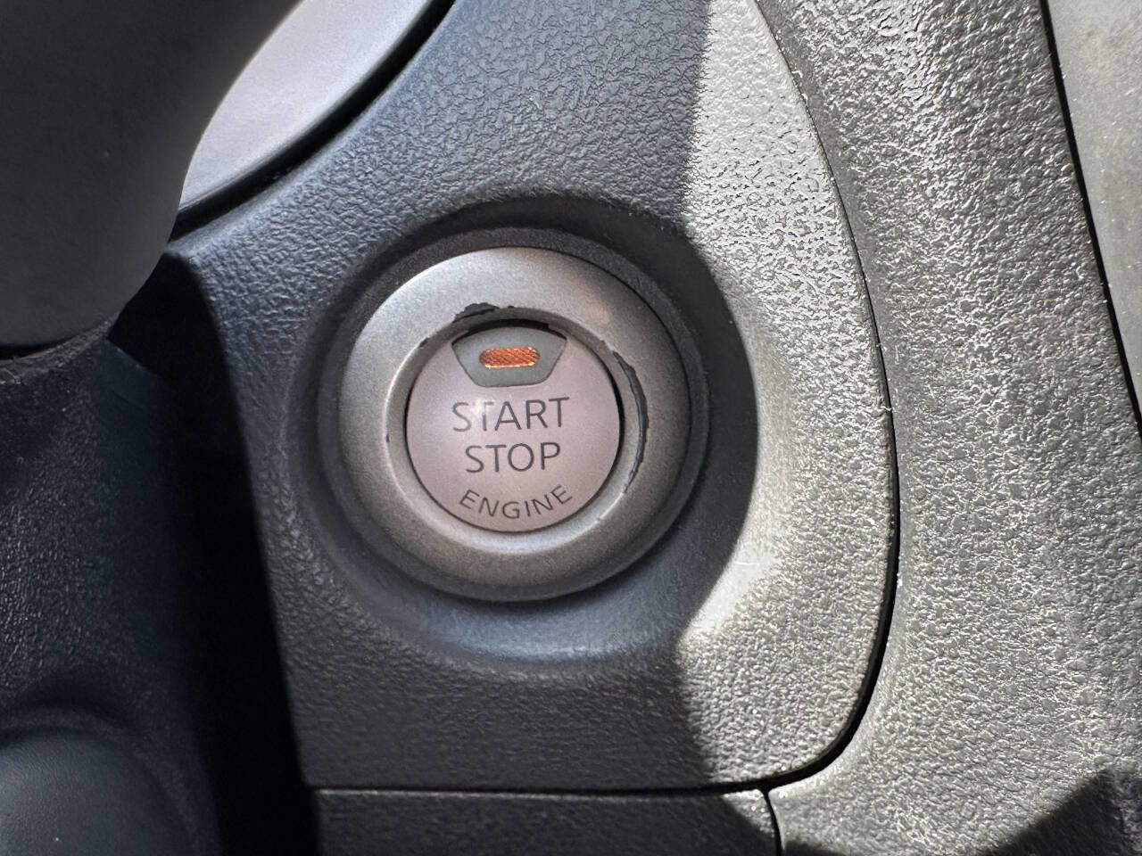Used 2015 Nissan Juke S image 22